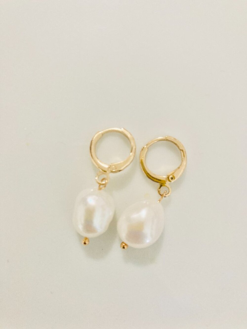 Minimalist Pearl Hoop Earrings: natural Freshwater pearl, dainty real pearl, Sur
